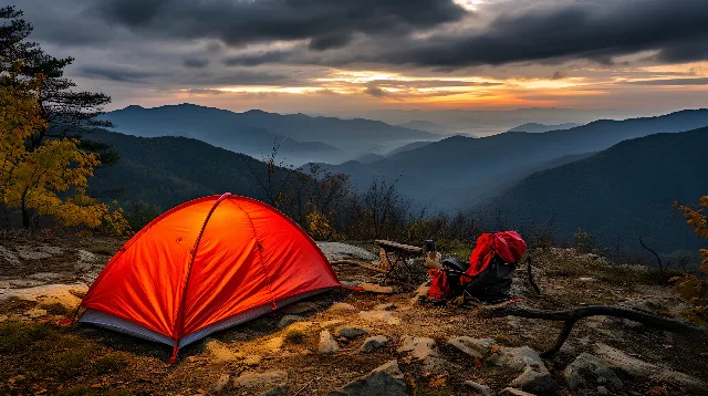 Cloud, Sky, Mountain, Plant, People in nature, Highland, Tree, Natural landscape, Outdoor recreation, Body of water, Slope, Atmospheric phenomenon, Leisure, Landscape, Morning, Recreation, Hiking equipment, Horizon, Sunset, Sunrise